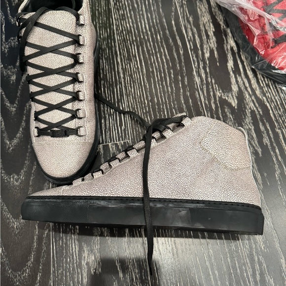 NWOB Balenciaga arenas - Picture 1 of 4